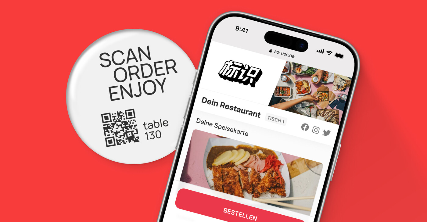 Smartphone mit ge&ouml;ffnetem SO-USE-Bestellmen&uuml; neben einem Aufkleber mit QR-Code f&uuml;r die Tischbestellung